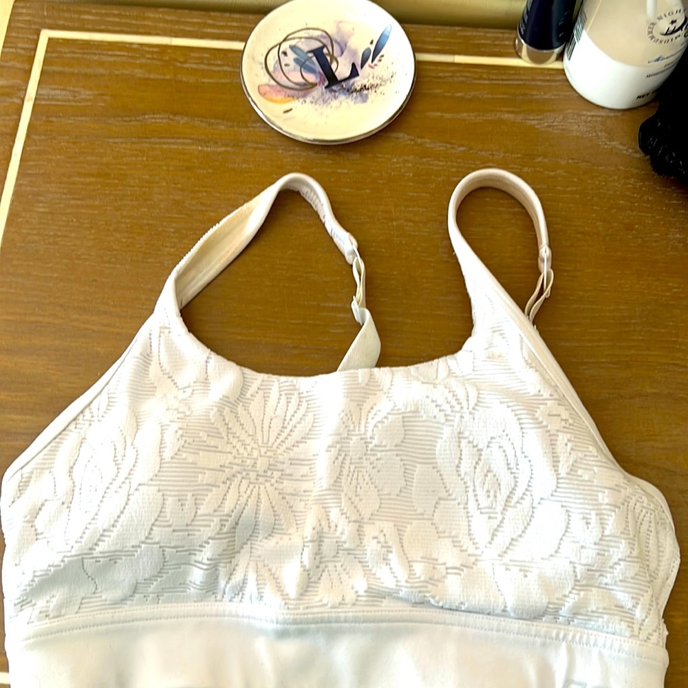 White full support Lorna Jane Sports Bra L